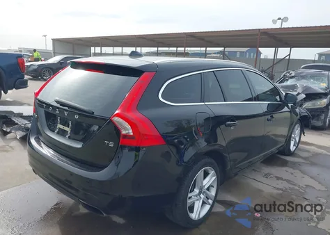 2015 Volvo V60 T5 Premier из США, поврежденный, VIN YV140MEB7F1207663